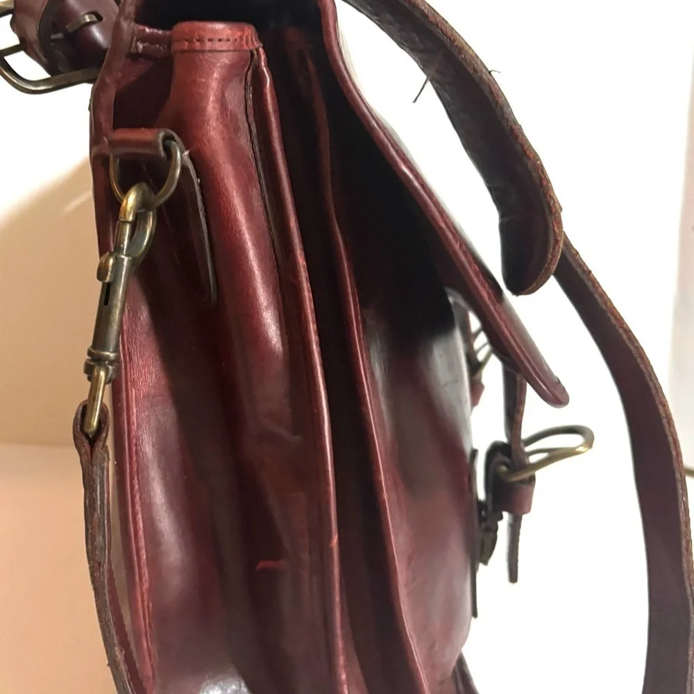 Vintage unisex distressed Leather burgundy briefcase messenger work travel bag